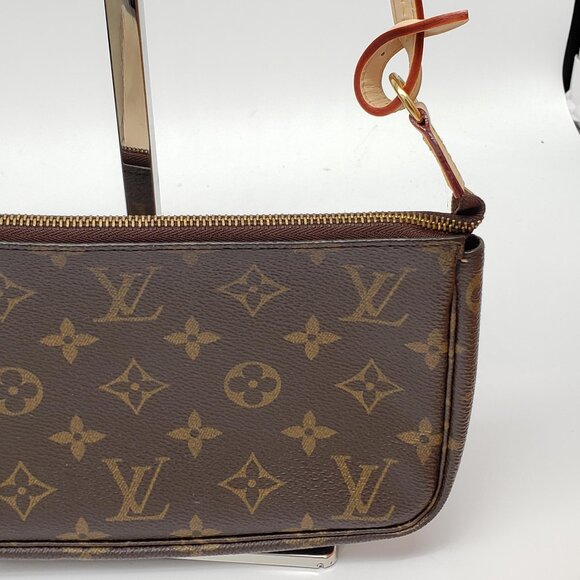 Authentic Louis Vuitton Pochette Accessories Monogram Shoulder Bag 490-120925 - Picture 4 of 15